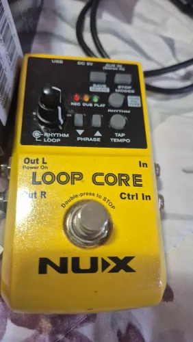 prq sair hoje - Pedal nux loop core - caixa e manuais - LOOP de facil uso e com bateria 