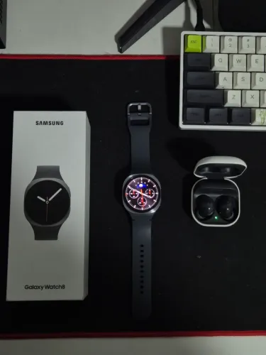 Galaxy watch 8 e galaxy buds 2