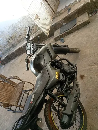 MOTO YAMAHA 125CC