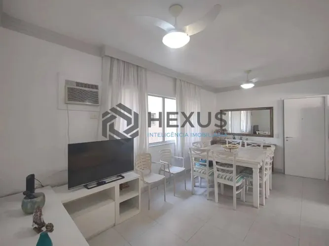 Apartamento com varanda e lazer na Enseada, Guarujá