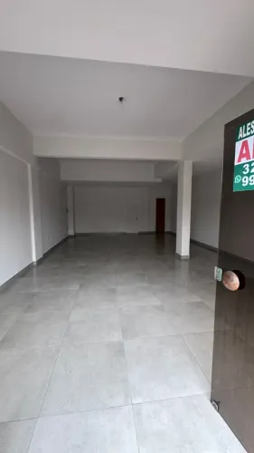 Alugo ou Vendo - Loja comercial na Avenida Meaípe, de frente 64m². toda reformada