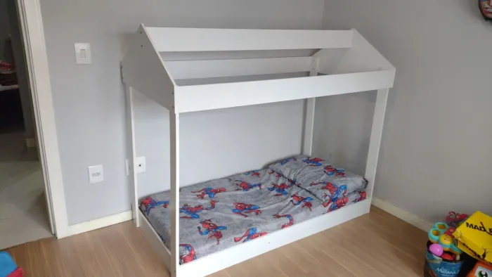 Cama infantil Montessoriana
