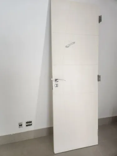Porta madeira maciça branca 71cm largura