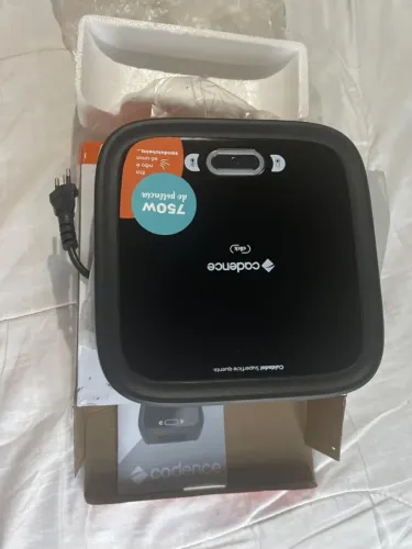 Sanduicheira Elétrica Cadence 127V - Praticidade na Cozinha