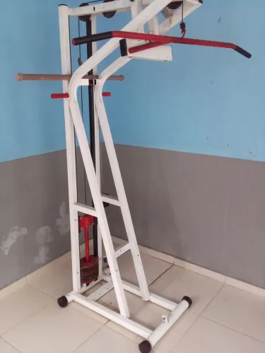 Máquina de musculação 