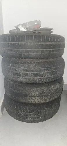 Vendo jogos de pneus com roda aro 13