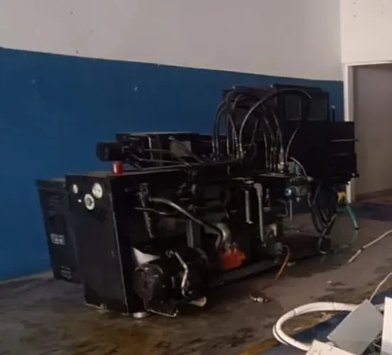 Máquina Injetará de plástico Batenfeld para retirar no local