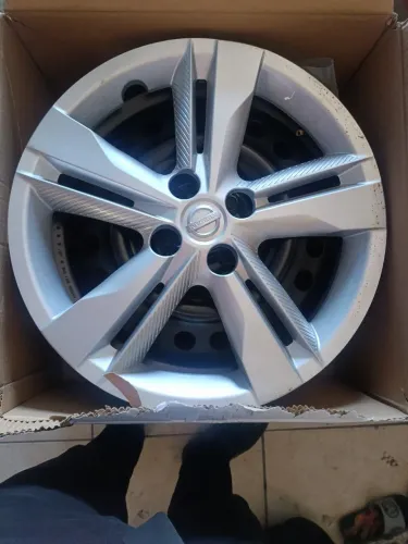 Roda automotiva Nissan black diamond Nissan 