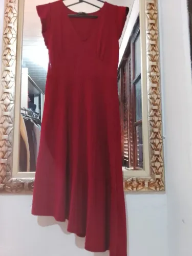 Vestido marsala lindo tamanho M ,marca Marisa ,