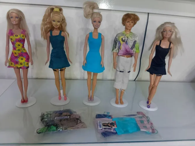 Bonecas da barbie usadas