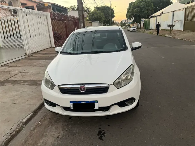 Fiat Grand Siena Essence 1.6 Flex 16V 2016