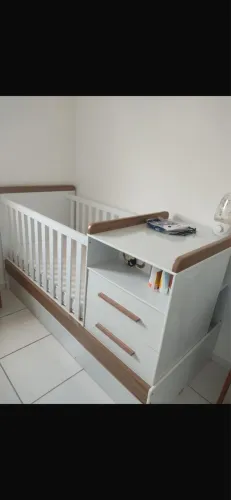 Berço com cama auxiliar