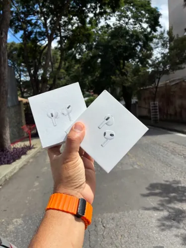 Airpods 4 - Sem Anti Ruído - LACRADO