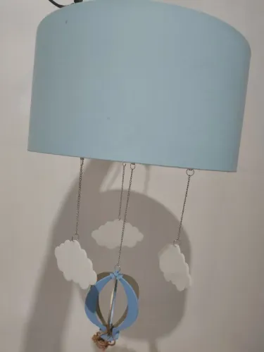 Lustre para quarto de bebê
