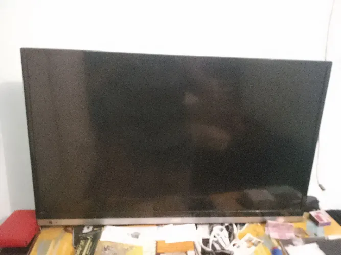 Vendo televisão 39 polegadas por 300 reais,buscar no local 