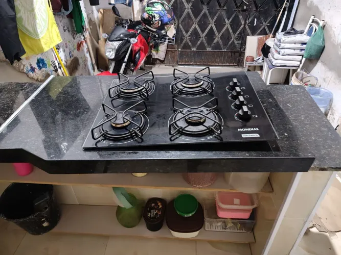 Vendo pedra de mármore mais fogão cooktop 4 bocas 