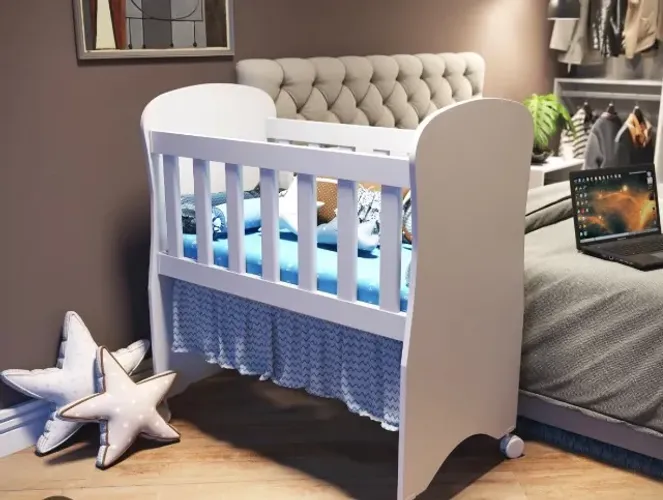 Mini berço semi novo com colchão