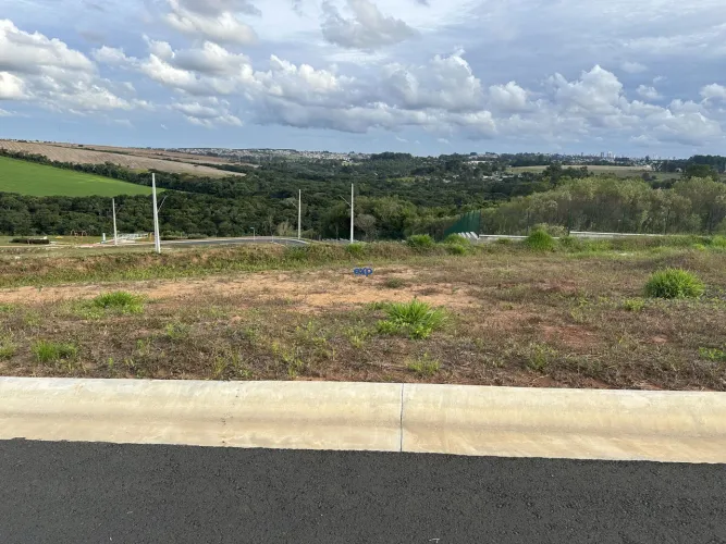 Terreno de 200m2 no Jardim Alphaville