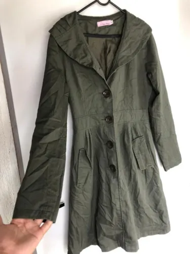 vestido sobretudo verde forrado