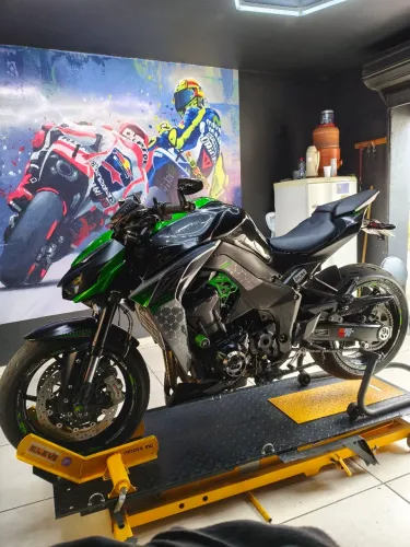 KAWAZAKI Z1000 R EDITION