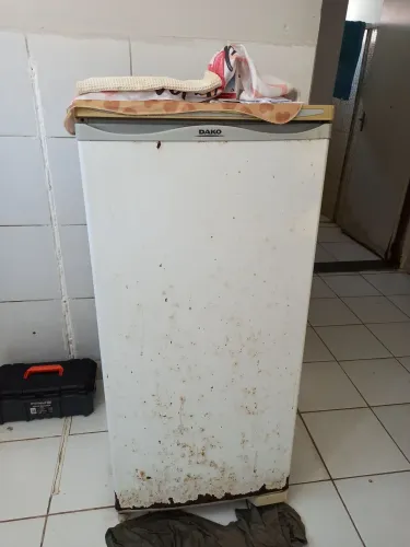 Geladeira a venda