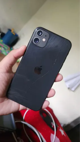 Vendo ou troco IPhone 11 256g (leia a descrição)