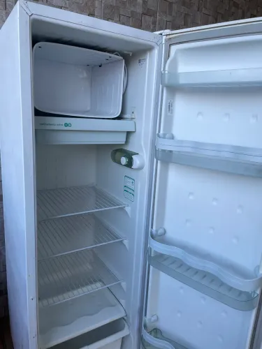 Geladeira cônsul Slim