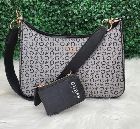bolsa de ombro Guess com em cinza e preto,pequeno porta-moedas acoplado