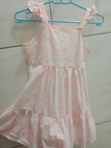Lindo vestido infantil.