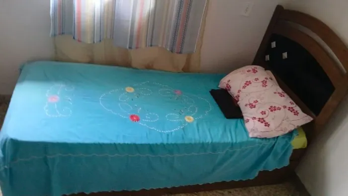 Vendo bicama solteiro com 01 colchão 