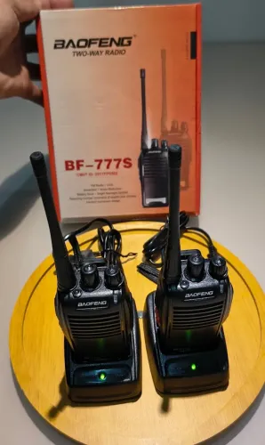 KIT 2 RÁDIOS COMUNICADORES BAOFENG BF-777S 16 CANAIS WALKIE-TALKIE