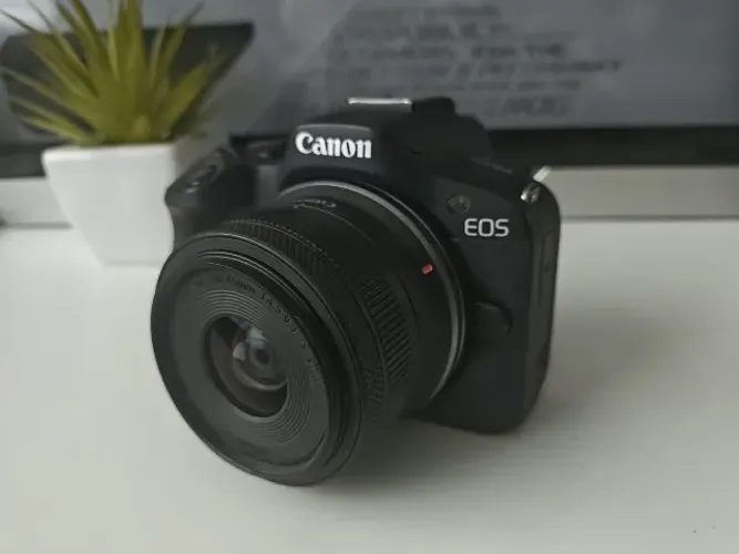 Canon R50 com 18-45mm