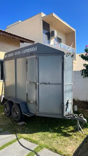 Reboque fechado 