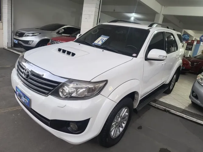 Toyota Hilux SW4 SRV D4-d 4X4 3.0 TDI Dies. AUT 2014