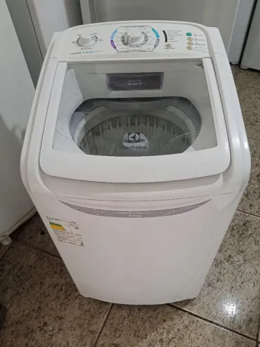 Lavadora Electrolux turbo 9 kg com pouco tempo de uso tudo funcionando OK