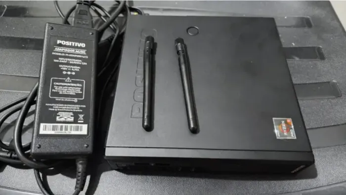 Computador Positivo Master C4400 MiniPro + Monitor Positivo LCD 23,8?
