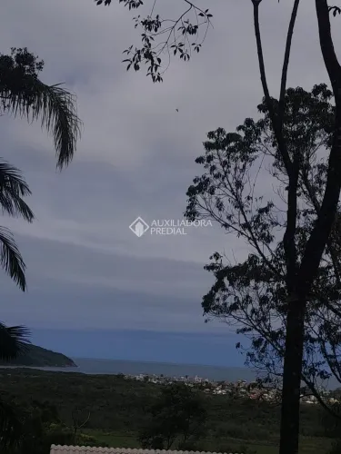 Terreno no bairro Pântano do Sul