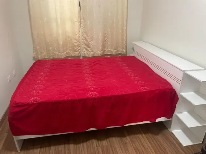 Cama Casal com Baú 4 Gavetas 6 Prateleiras + Colchão