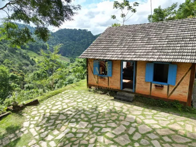 Sítio com casa centenária em Domingos Martins
