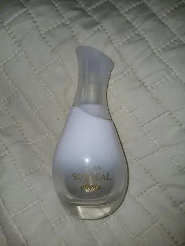 Vidro de perfume vazios, ília secreto Natura e surreal utopia Avon