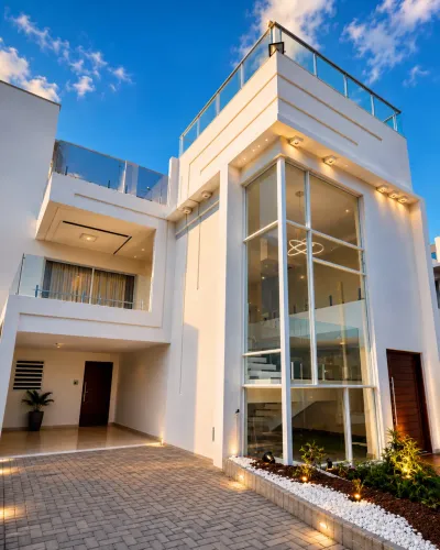Casa triplex Perto de Intermares Portal do Poço com piscina e lago
