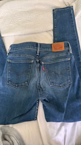 Calça Skinny Levis