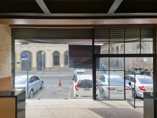 Open House vende loja Centro , frente rua, pronta para cafeteria e lanchonete. Próximo TJ