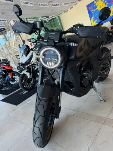 Zontes GK350 Preta 2025/2026 - Apenas 3.001 km