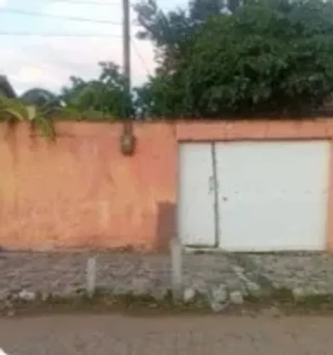 Vende-se uma casa em goytacazes no parque real.