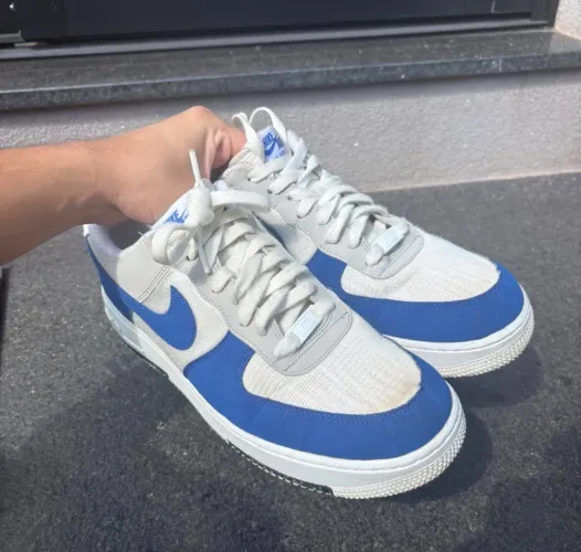 Dois tênis air force