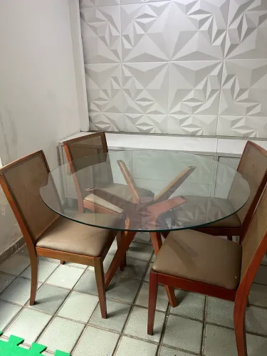 Mesa de jantar c 4 cadeiras Tok stok madeira
