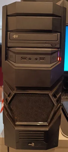 Computador com Intel Core i3-3240 @ 3.40GHz, Memória RAM 12gb, SSD 480gb Vídeo GT210 1GB