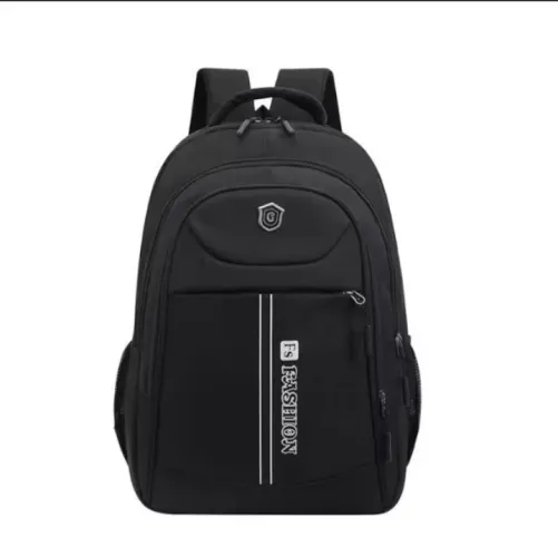 Mochila unissex. Com boa capacidade para notebook ou viagem. Com 4 compartimentos