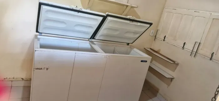 Vende-se congelador metalfrio 546L branco
